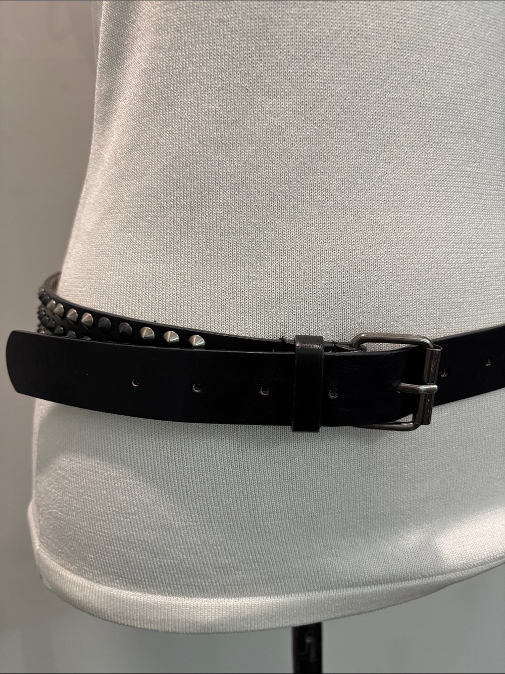 Black Leather Studded Belt Silver Buckle Punk Grunge 44" - Picture 5 of 15